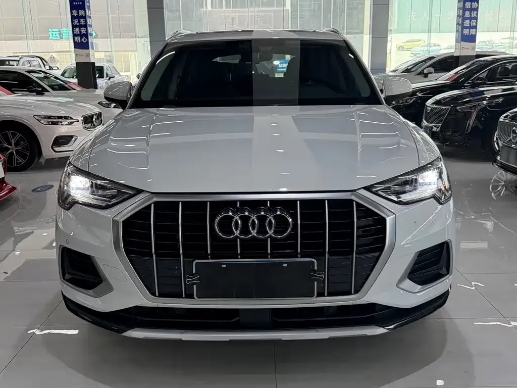 Audi Q3 — фото 10