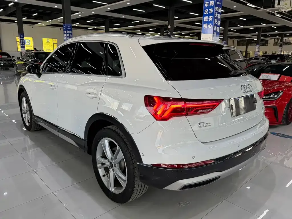 Audi Q3 — фото 8