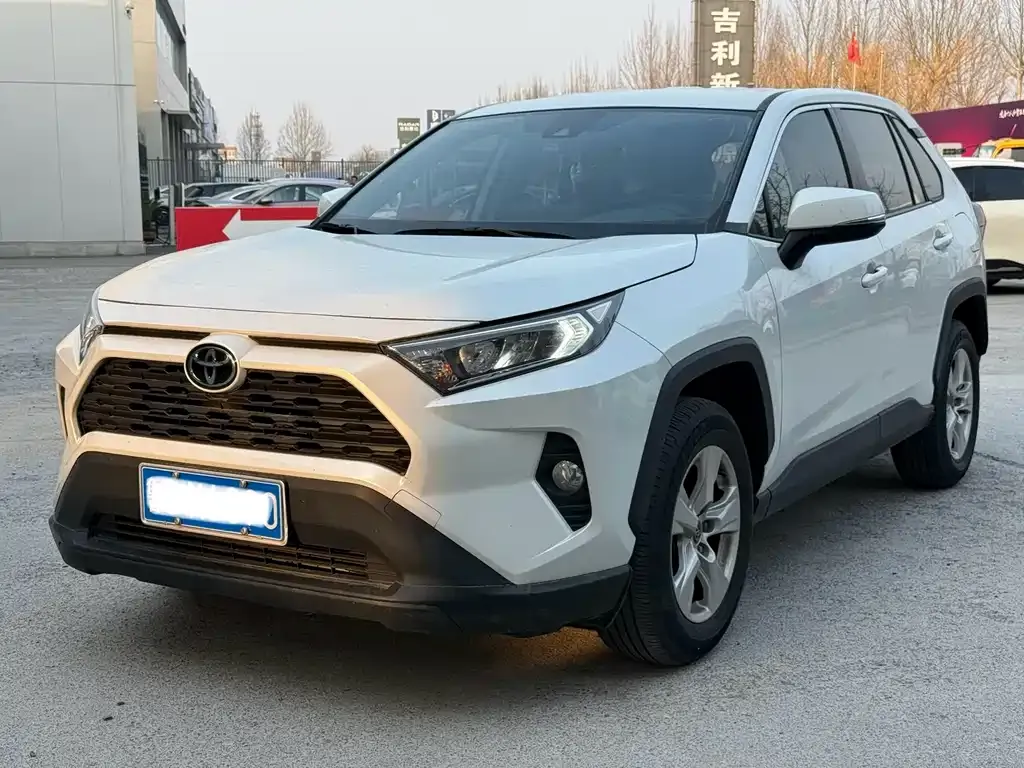 Toyota RAV4 2021 из CN, фото 1