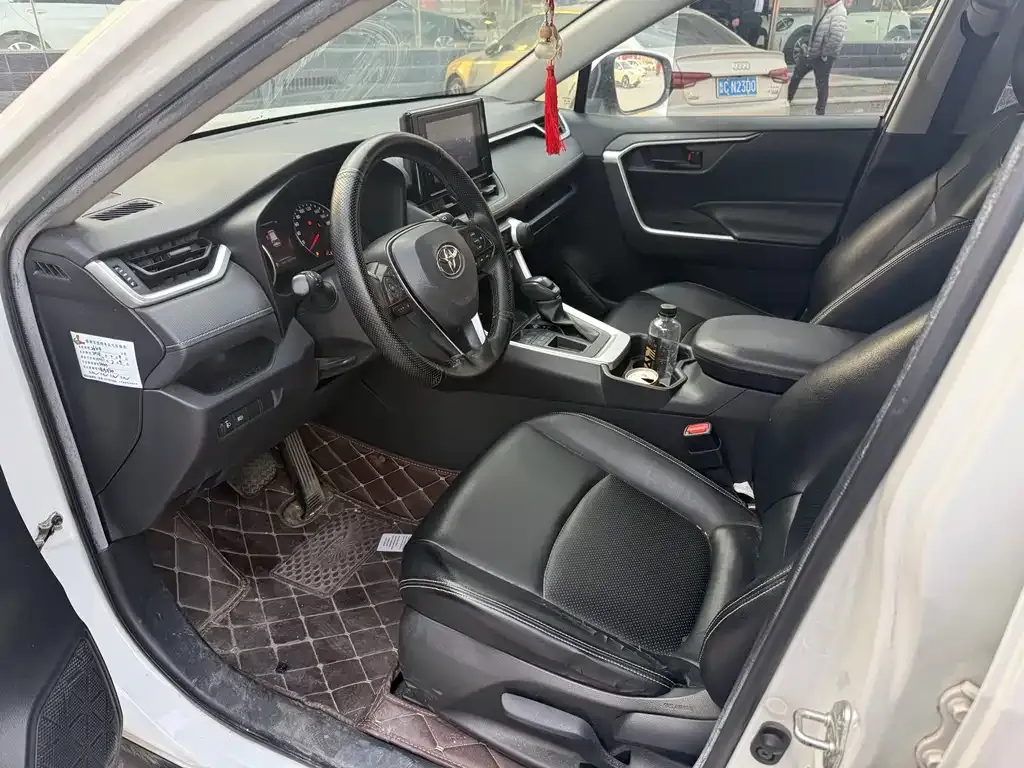 Toyota RAV4 2021 из CN, фото 9