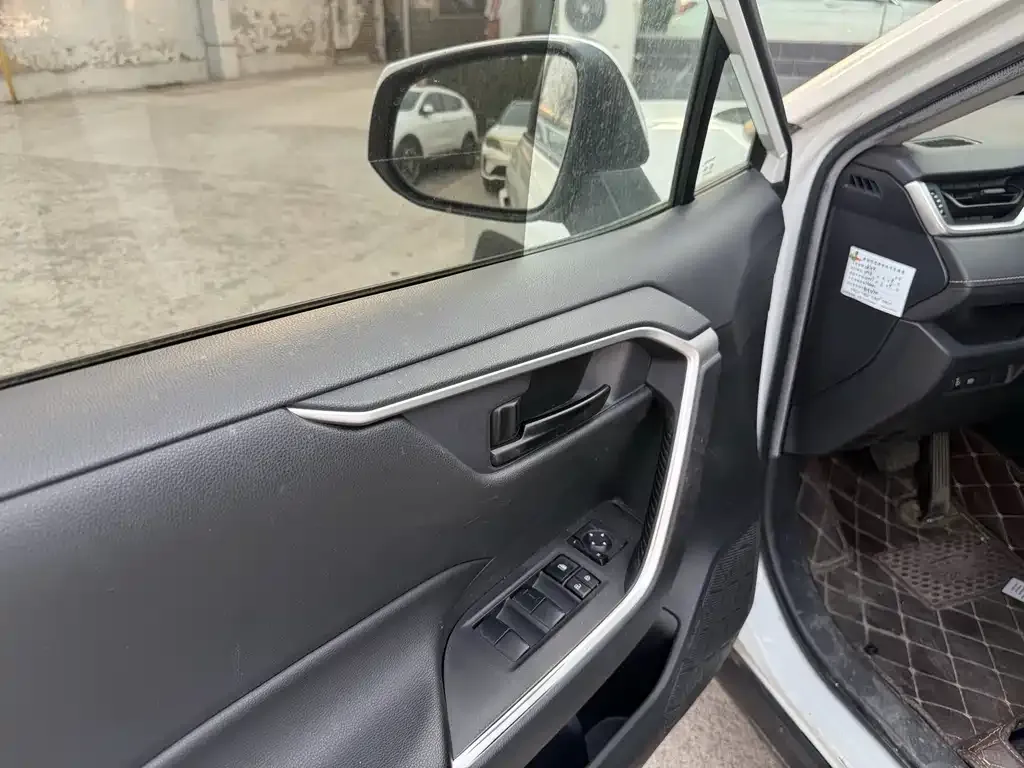 Toyota RAV4 2021 из CN, фото 5