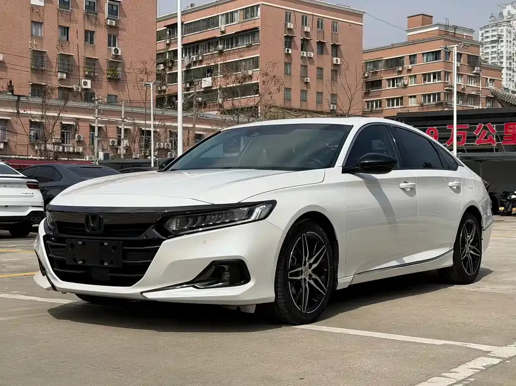 Honda Accord — фото 1