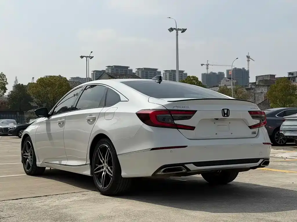 Honda Accord — фото 5