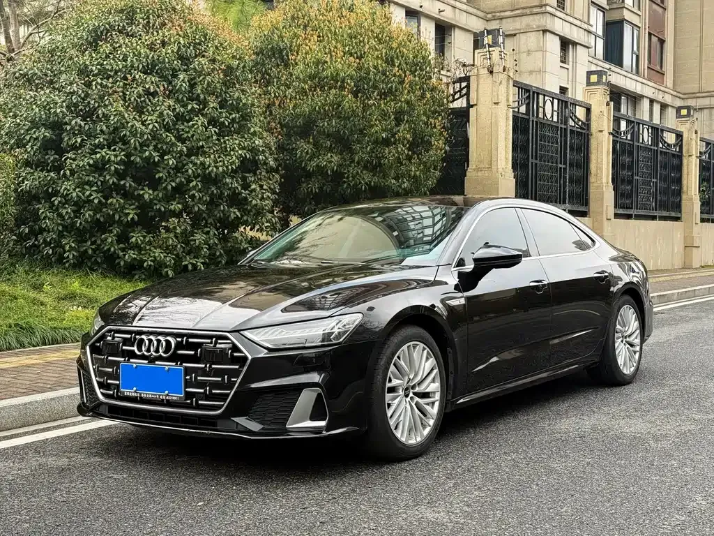 Audi A7L 2023 из CN, фото 1