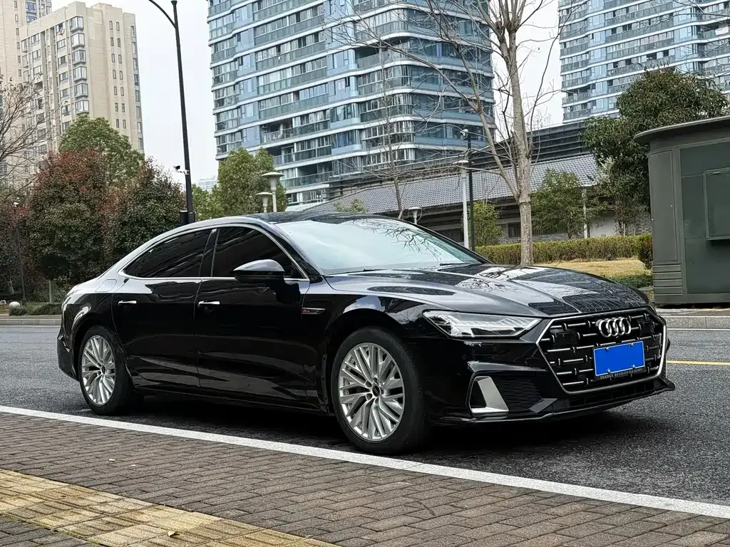 Audi A7L 2023 из CN, фото 4