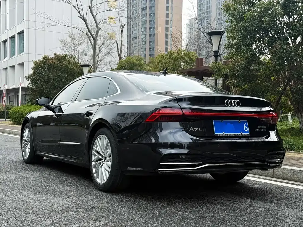 Audi A7L 2023 из CN, фото 3