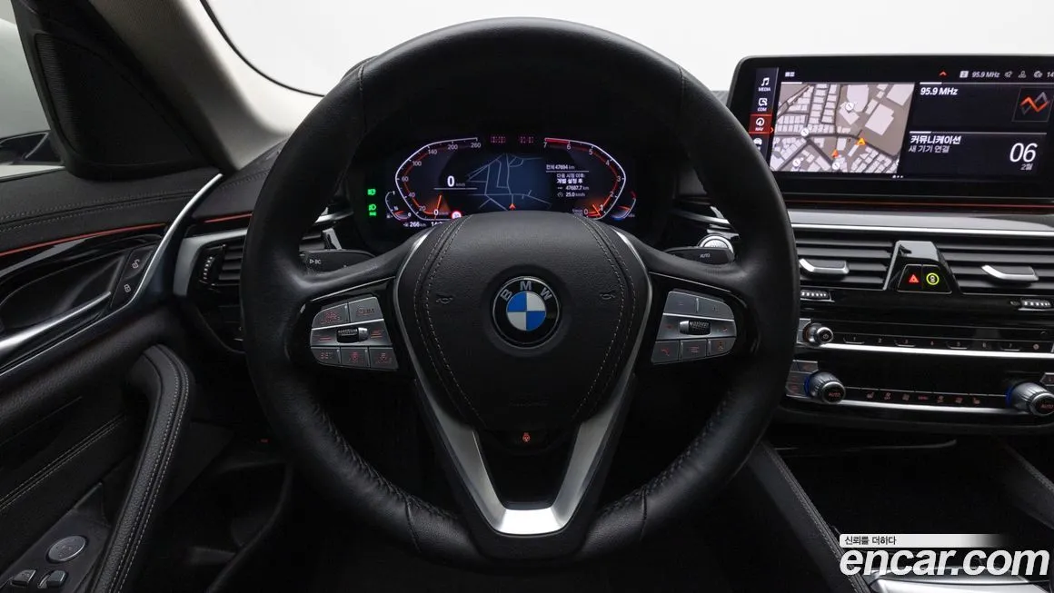 BMW 5-Series 2022 из KR, фото 10