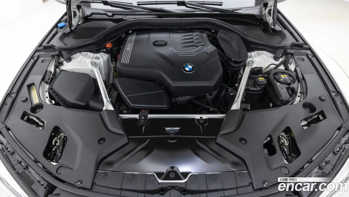 BMW 5-Series 2022 из KR, фото 2