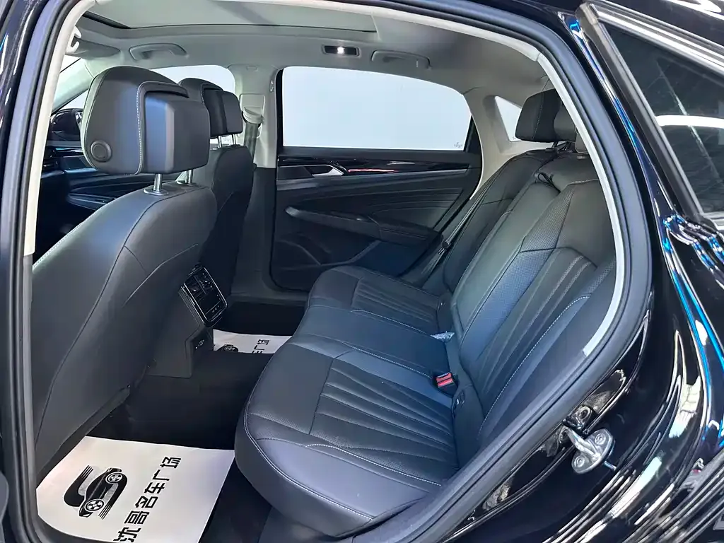Volkswagen Passat — фото 6