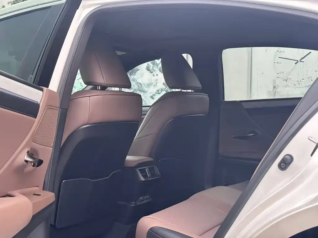 Lexus ES 2025 из CN, фото 5