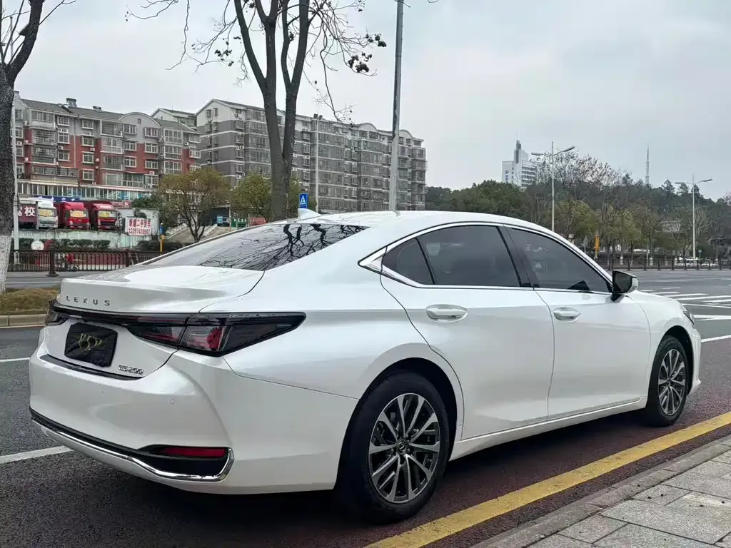 Lexus ES 2025 из CN, фото 4