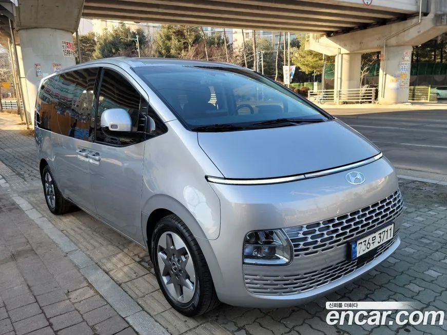 Hyundai Staria