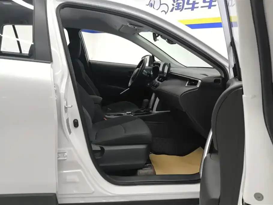 Toyota Corolla Cross — фото 7