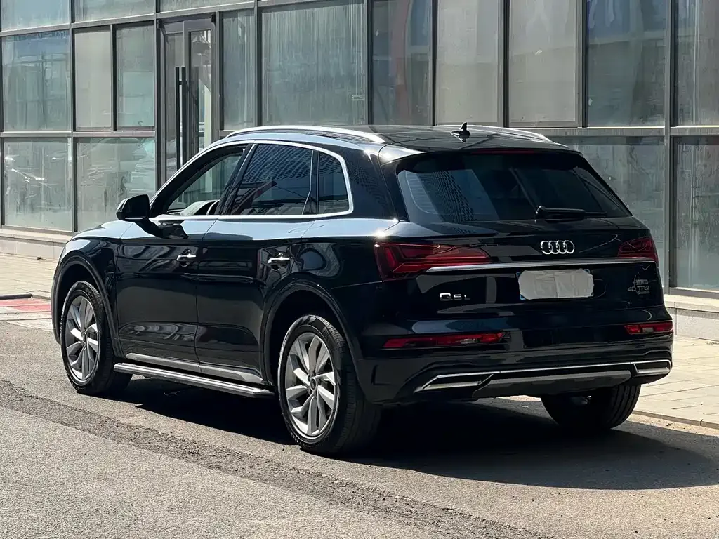 Audi Q5L — фото 5