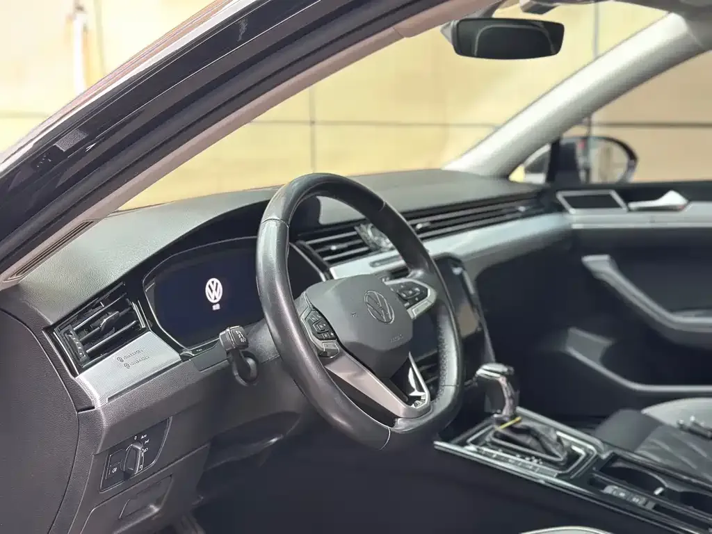 Volkswagen Magotan GTE PHEV 2022 из CN, фото 4