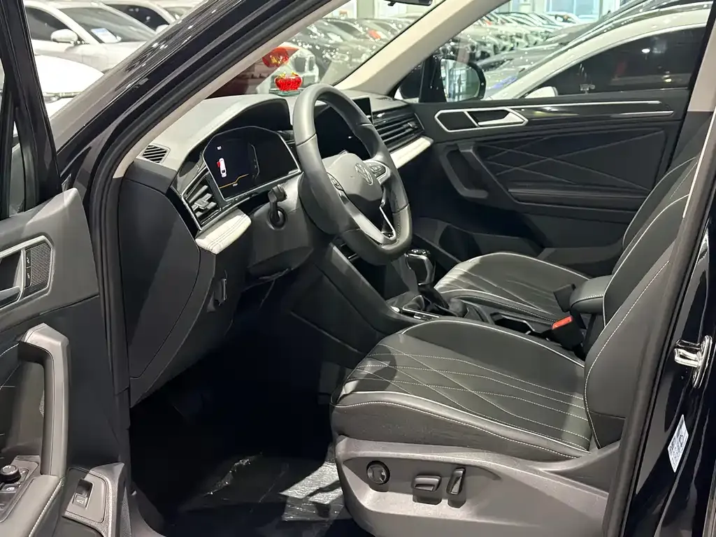 Volkswagen Tiguan L 2025 из CN, фото 7
