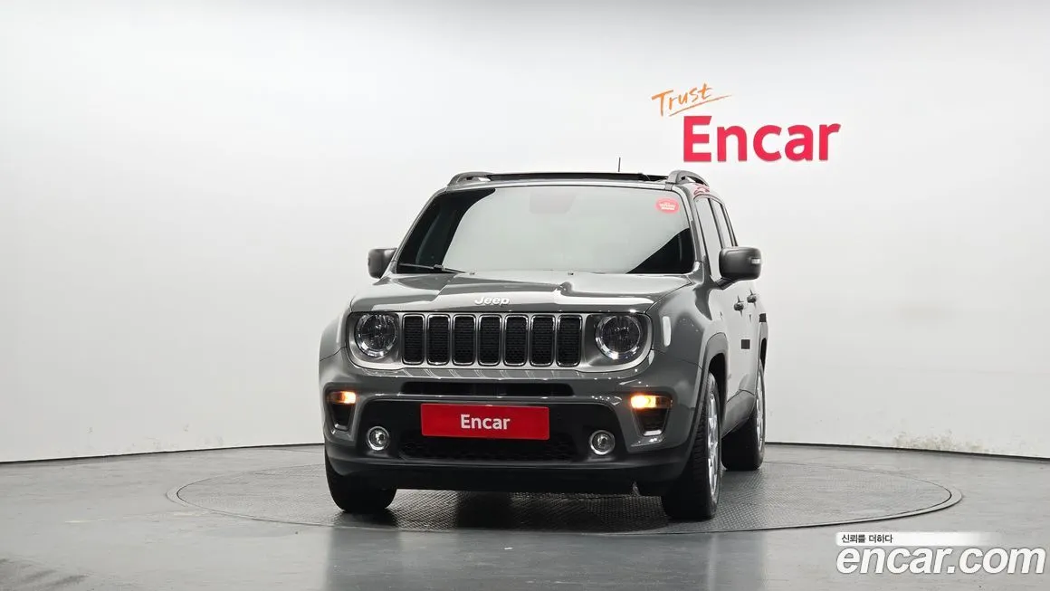 Jeep Renegade — фото 6