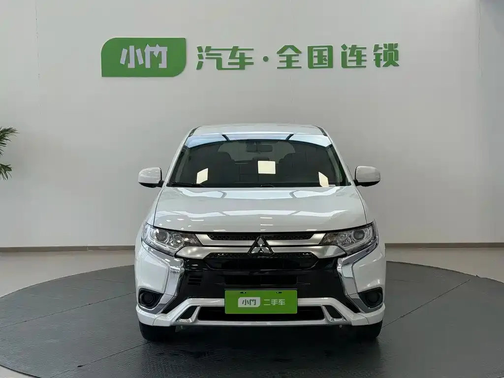 Mitsubishi Outlander — фото 2