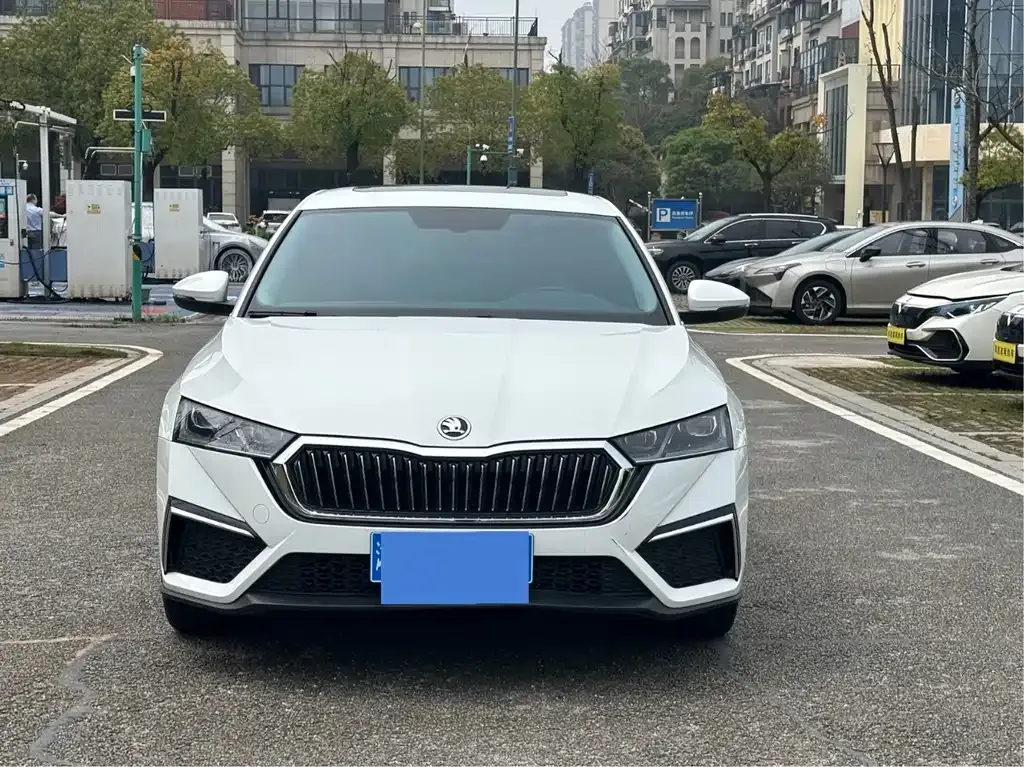 Skoda Octavia — фото 9