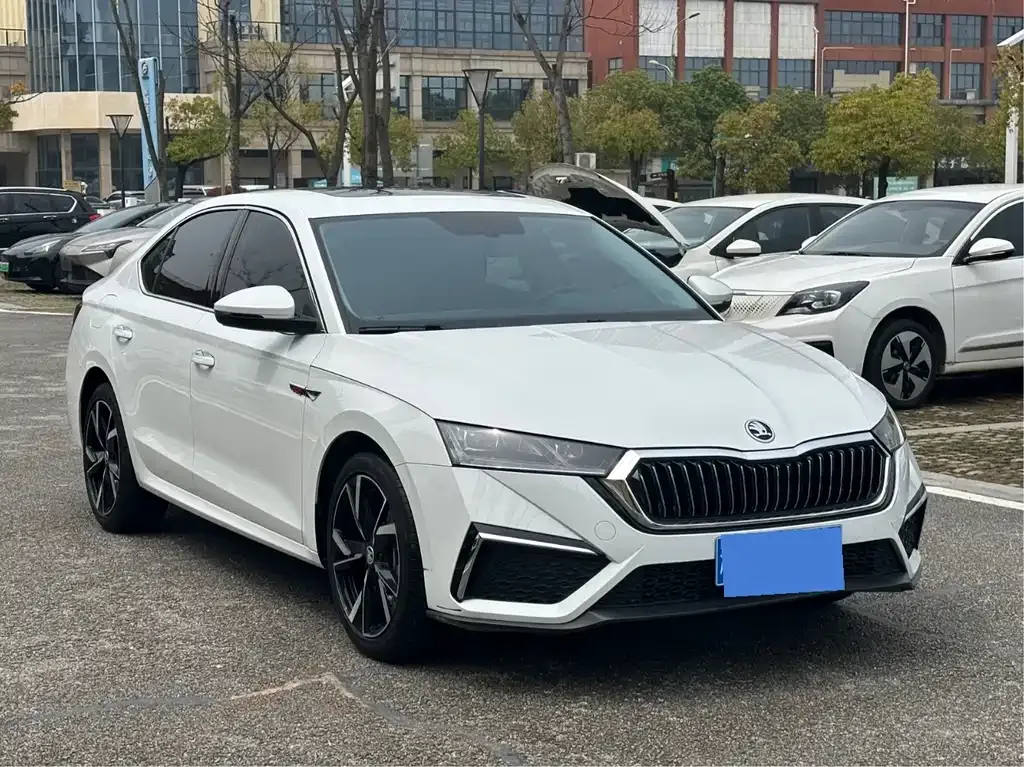 Skoda Octavia — фото 7