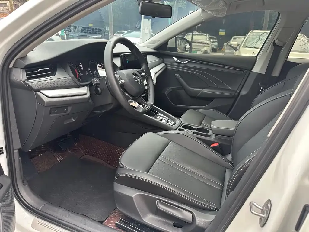 Skoda Octavia — фото 6