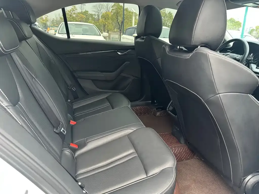 Skoda Octavia — фото 8