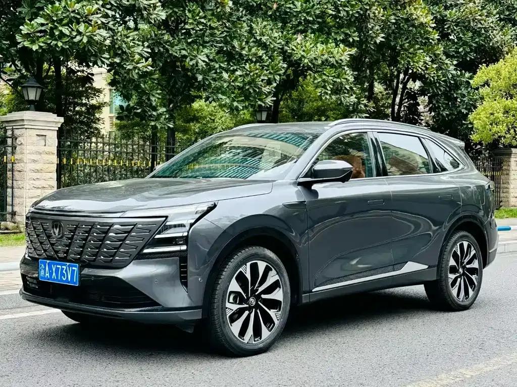 Changan CS75PLUS — фото 1