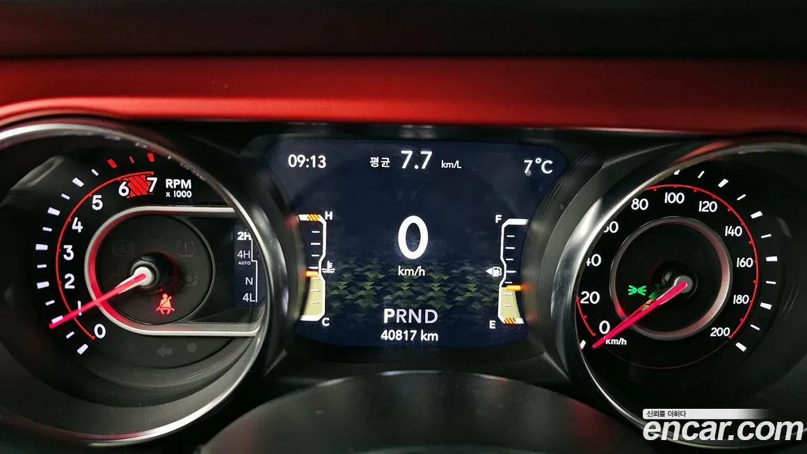 Jeep Wrangler 2021 из KR, фото 8
