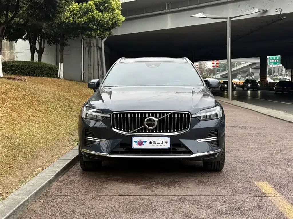 Volvo XC60 — фото 10
