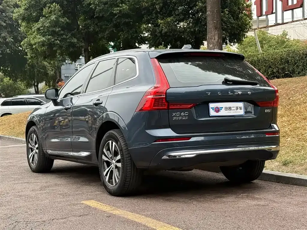 Volvo XC60 — фото 7