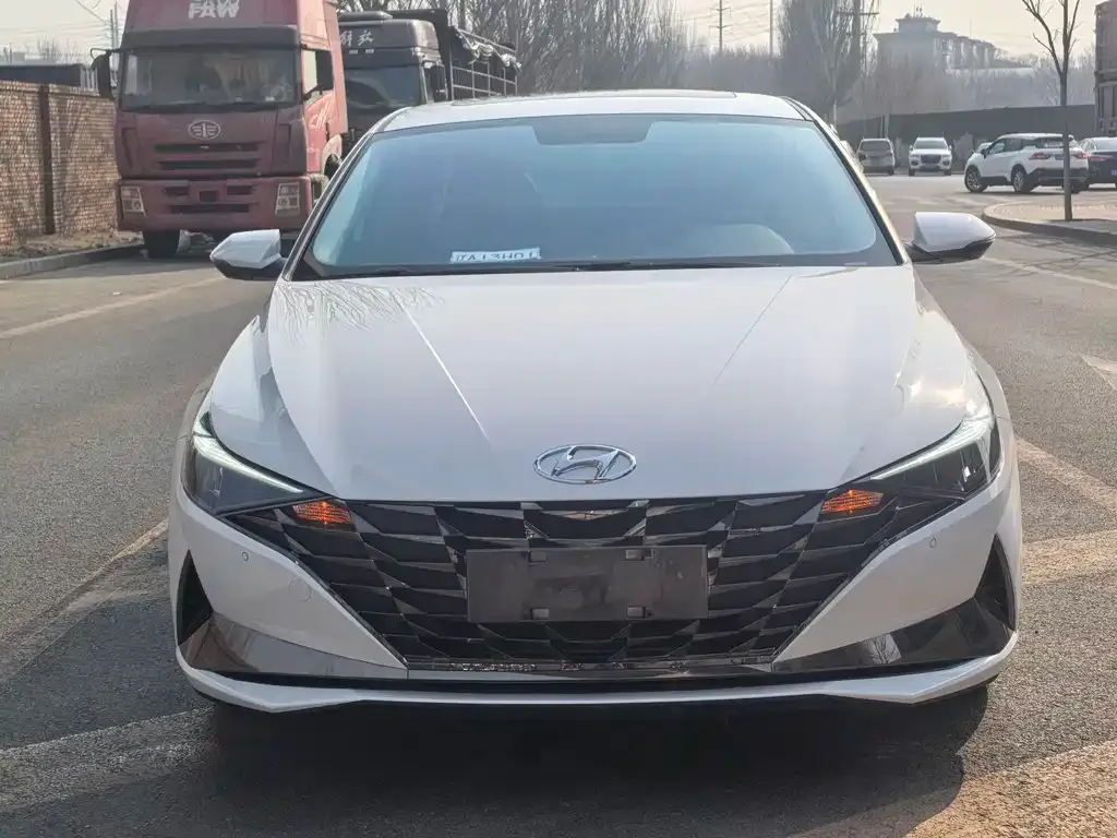 Hyundai Elantra 2023 из CN, фото 2
