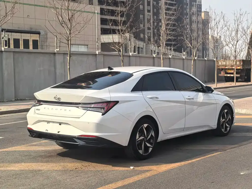 Hyundai Elantra 2023 из CN, фото 9