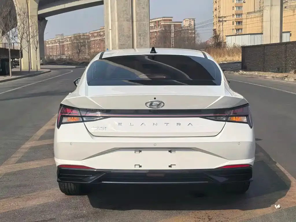 Hyundai Elantra 2023 из CN, фото 8