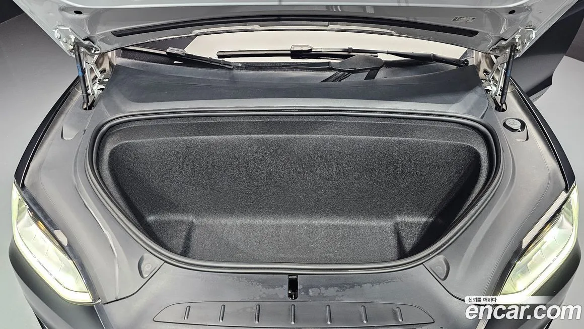 Tesla Model X 2023 из KR, фото 9