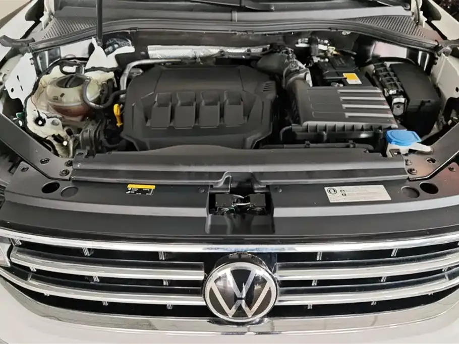 Volkswagen Tiguan L — фото 10