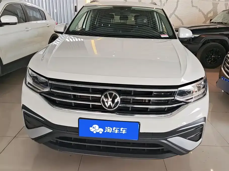 Volkswagen Tiguan L — фото 9