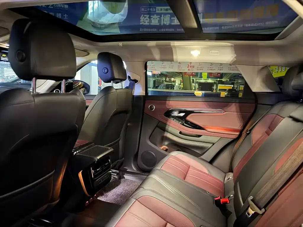 Land Rover Evoque 2024 из CN, фото 3