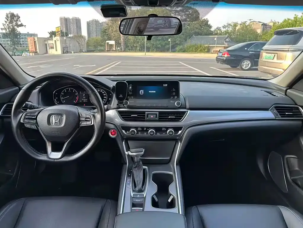 Honda Accord — фото 7