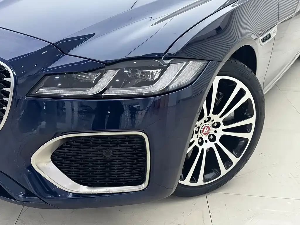 Jaguar XFL — фото 10