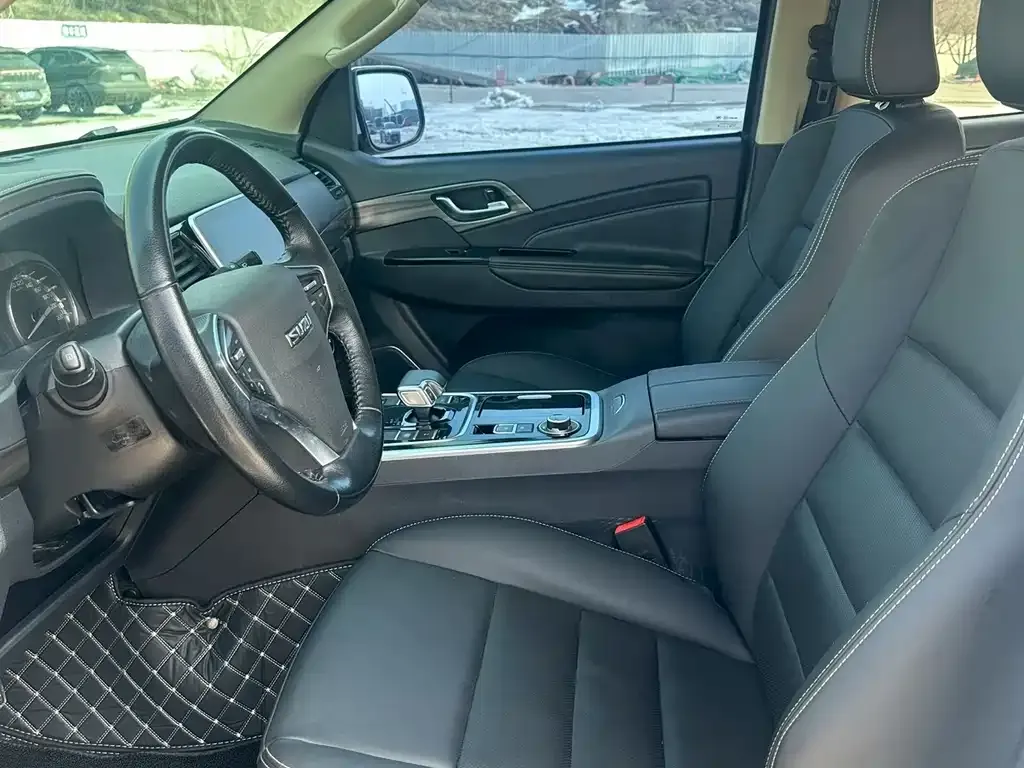 Isuzu MU-X 2023 из CN, фото 3