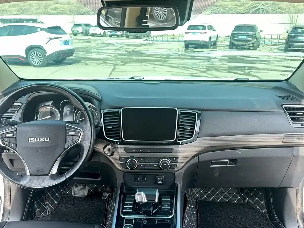 Isuzu MU-X 2023 из CN, фото 9