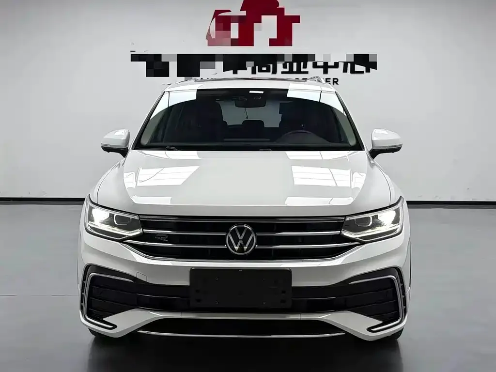 Volkswagen Tiguan L — фото 2