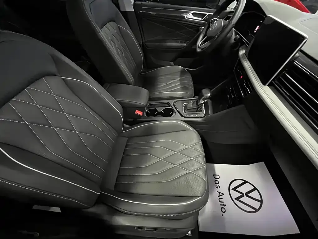 Volkswagen Tiguan L — фото 6