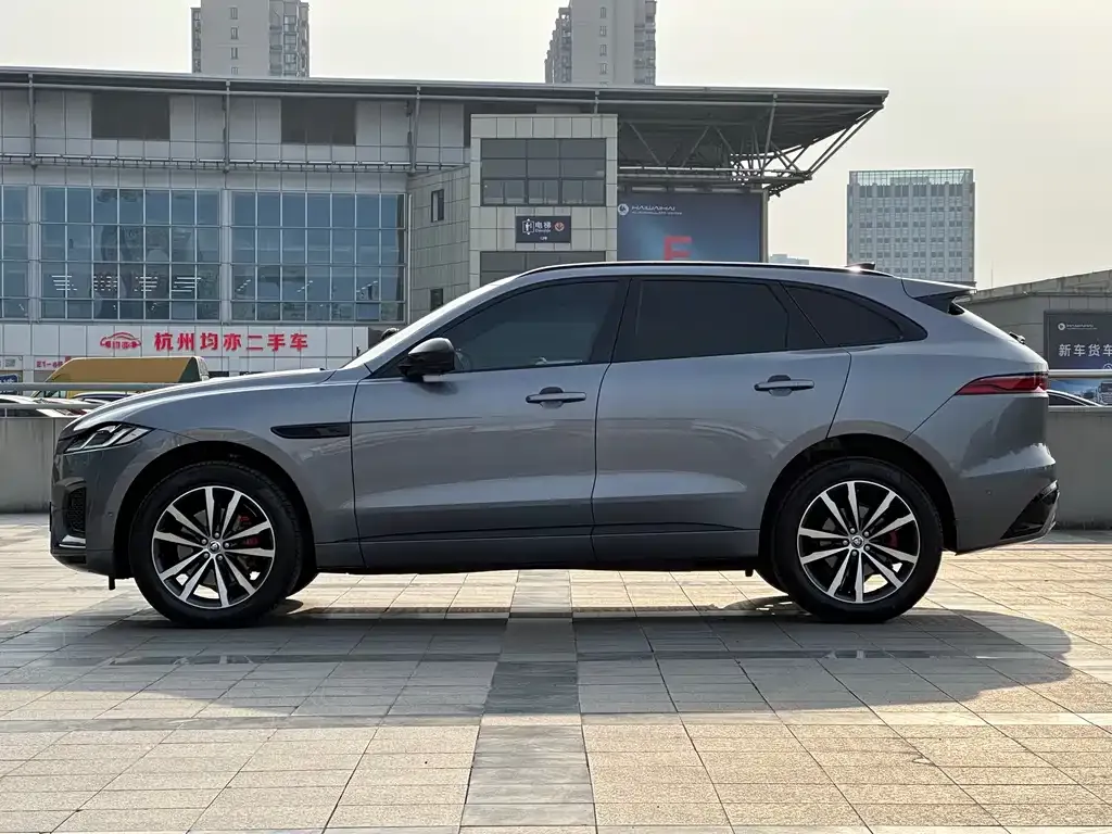 Jaguar F-PACE — фото 4