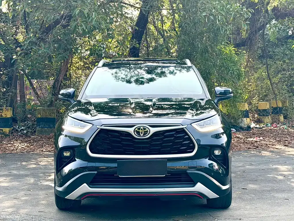 Toyota Highlander — фото 3