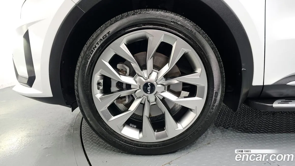 Kia Sorento — фото 7