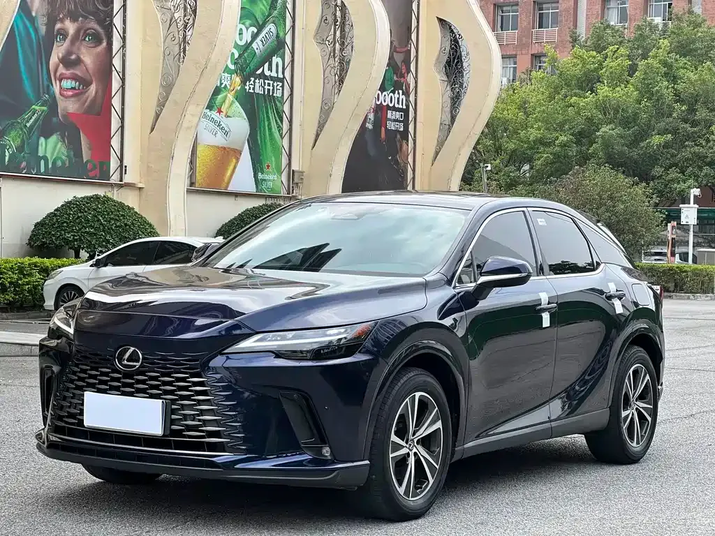 Lexus RX — фото 1