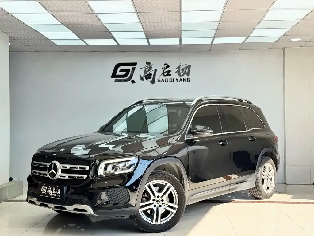 Mercedes-Benz GLB — фото 1