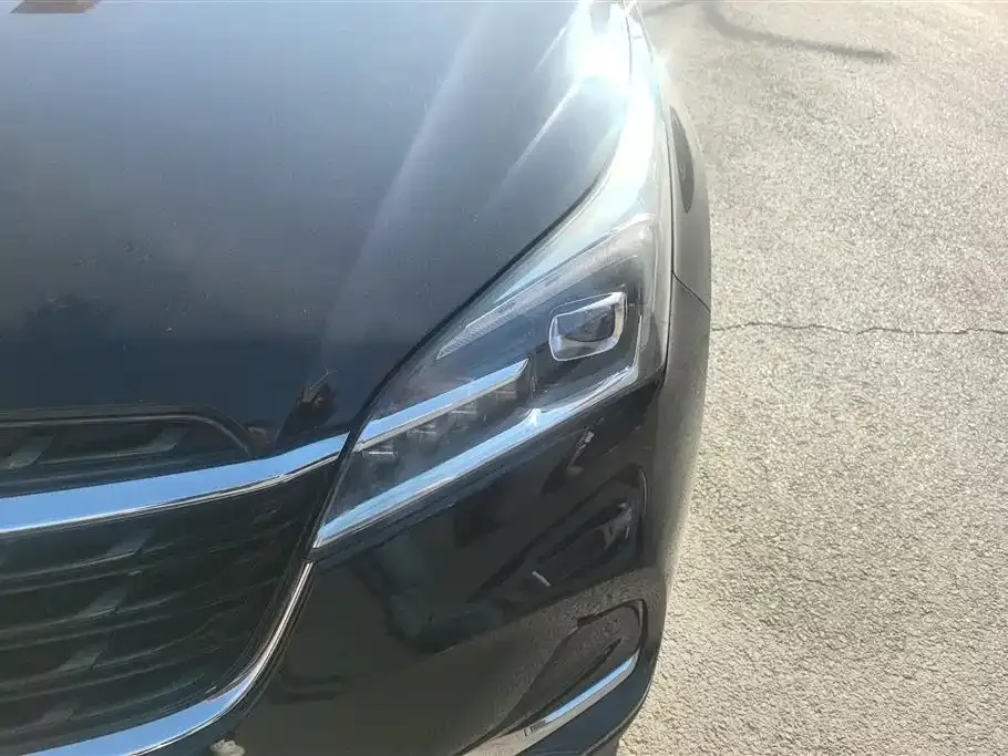 Buick Envision Plus — фото 2