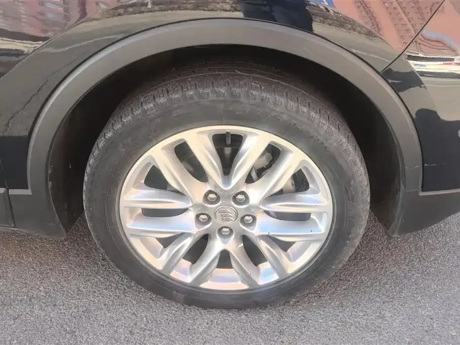 Buick Envision Plus — фото 5